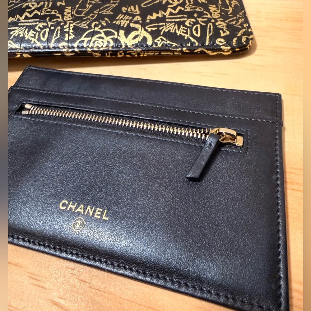 Rare CHANEL 19A Egypt Collection 2.55 Clutch Gold Graffiti With Insert - Picture 10 of 11